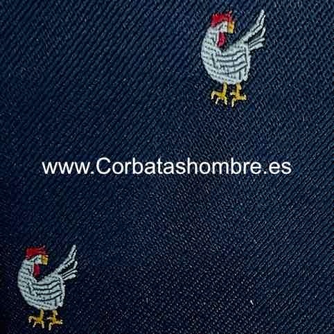 CORBATA AZUL MARINO CON UN ORIGINAL Y DIVERTIDO DIBUJO DE GALLINAS BLANCAS 