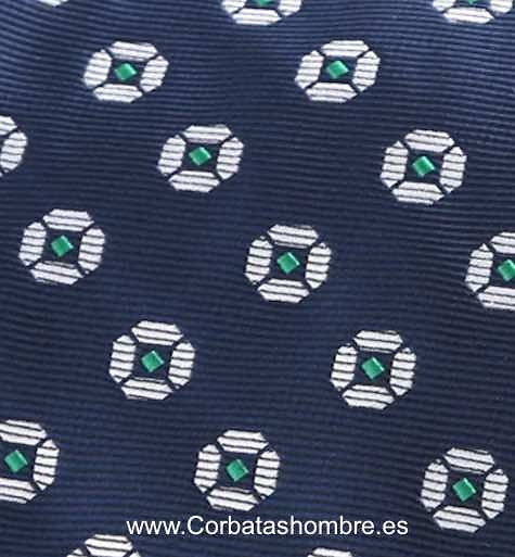 CORBATA AZUL MARINO DE FLORES OCTOGONALES BLANCAS 