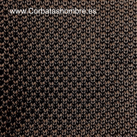 CORBATA DE PUNTO EN MARRÓN CON PUNTA TRIANGULAR 