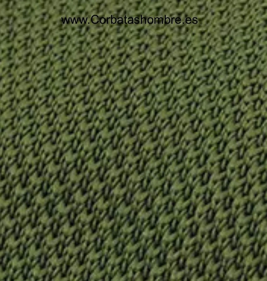 CORBATA DE PUNTO EN VERDE MILITAR CON PUNTA TRIANGULAR 