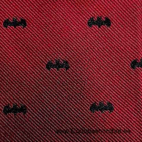 CORBATA GRANATE CON DIBUJO DE MURCIELAGOS 