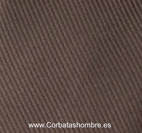 CORBATA MARRÓN ESTRECHA Y LISA DE TELA AL BIES 