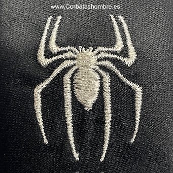 CORBATA NEGRA MUY ESTRECHA CON ARAÑA BORDADA EN HILO PLATEADO 