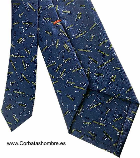 CORBATA AZUL CON ESTRELLAS Y EL NOMBRE DE LAS CONSTELACIONES 
