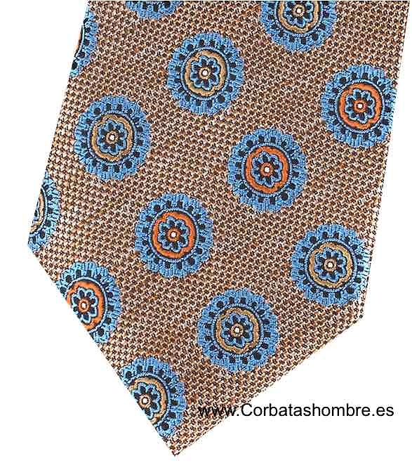 CORBATA CAMEL CON DIBUJO ROSETONES AZULES DE ASPECTO LINO 