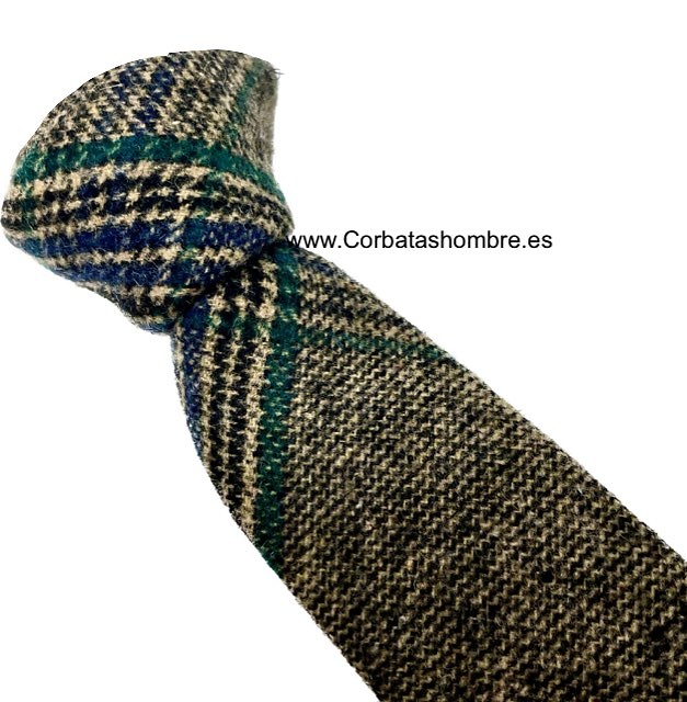 CORBATA DE LANA ESCOCESA DE RAYAS VERDES AZULES Y MARRONES EN CUADROS DIAGONALES 