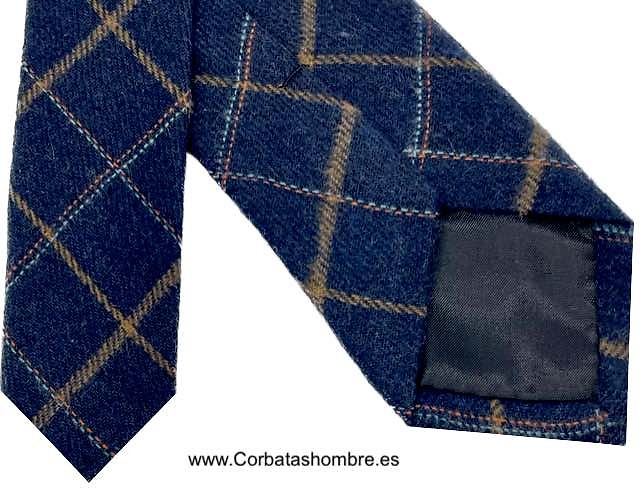 CORBATA DE LANA ESTRECHA AZUL MARINO DE CUADROS GRANDES EN OCRE NARANJA TURQUESA 