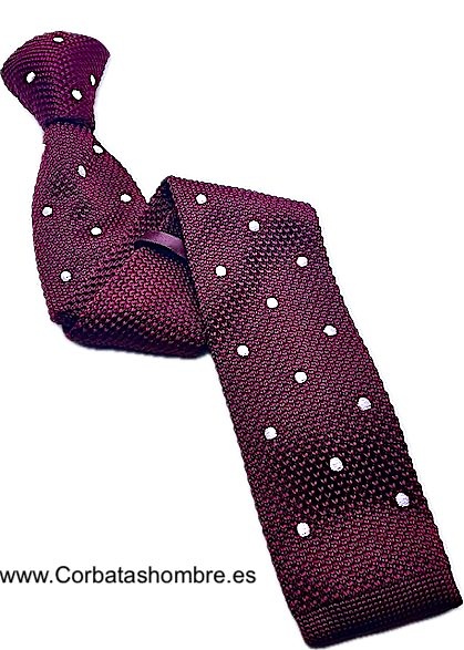 CORBATA DE PUNTO BURDEOS CON LUNARES BLANCOS MUY ELEGANTE 
