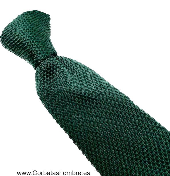 CORBATA DE PUNTO EN VERDE INGLÉS CON PUNTA TRIANGULAR 