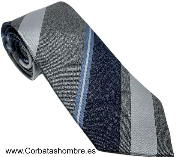 CORBATA DE RAYAS DE DISTINTOS ANCHOS EN GRISES Y AZULES 