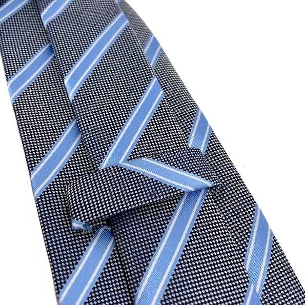 CORBATA DE RAYAS GRISES Y AZULES SOBRE TEJIDO MICRO 