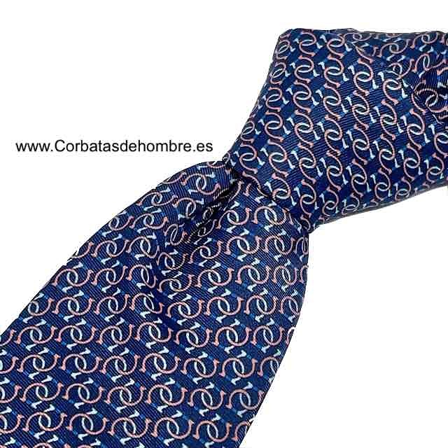 CORBATA DE SEDA AZUL MARINO CON MICRO DIBUJO DE OMEGAS ENTRELAZADOS 