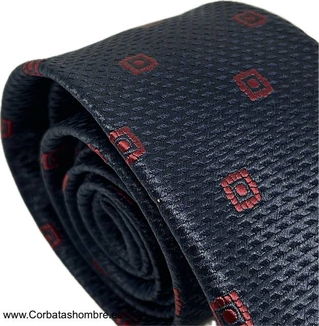 CORBATA ESTRECCHA AZUL MARINO TELA JACQUARD CON CUADRADOS BURDEOS CON PUNTO INTERIOR 