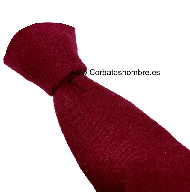 CORBATA ESTRECHA DE TACTO LANA SUAVE EN ROJO 