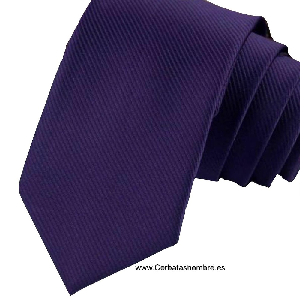 CORBATA ESTRECHA MORADA AL BIES MUY ELEGANTE 