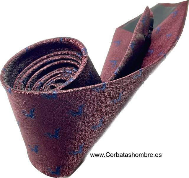 CORBATA GRANATE CON DIBUJO DE CIERVOS AZULES 