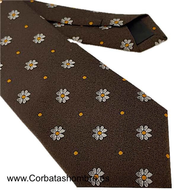 CORBATA MARRÓN DE FLORES MARGARITAS BLANCAS CON DETALLE NARANJA 
