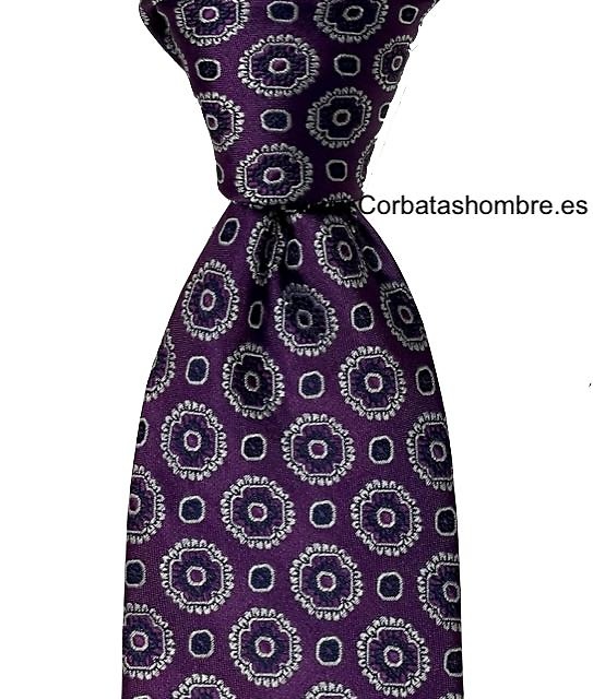 CORBATA MORADA CON DIBUJO GEOMETRICA ITALIANA 