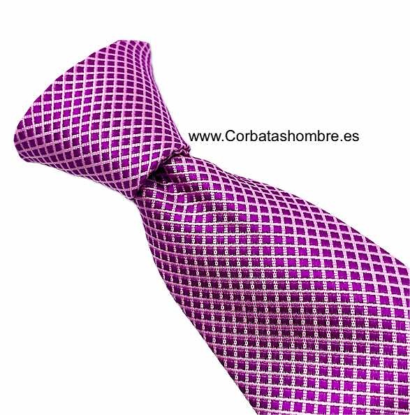 CORBATA ROSA CON ROMBOS PEQUEÑOS FUCSIAS 