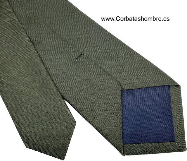 CORBATA VERDE ÓLEO LISA Y ESTRECHA DE MICRO ESPIGA 