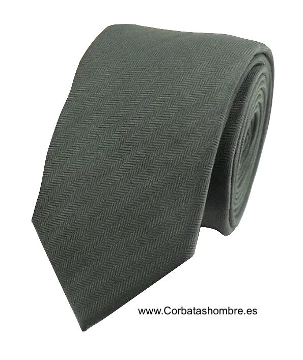 CORBATA VERDE ÓLEO LISA Y ESTRECHA DE MICRO ESPIGA 