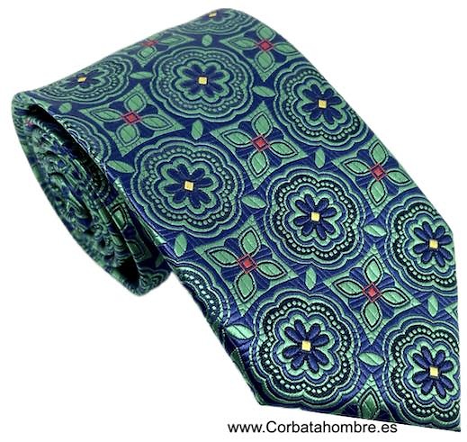 CORBATA VERDE Y AZUL MARINO DIBUJO GEOMÉTRICO DE FLORES Y ROSETONES DE TELA BROCADA 