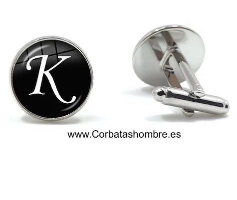 GEMELOS CON LA LETRA K EN BLANCO SOBRE FONDO NEGRO DE RESINA A CUADRICULAS 
