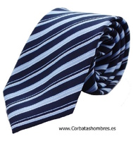 CORBATA AZUL MARINO CON RAYAS AZULES DE DISTINTOS GROSORES