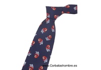 CORBATA BALONCESTO CON CANASTAS Y BALONES DE BASKET SOBRE AZUL MARINO