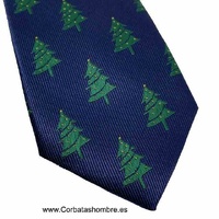 CORBATA DE  NAVIDAD CON ÁRBOLES O ABETOS SOBRE FONDO AZUL 