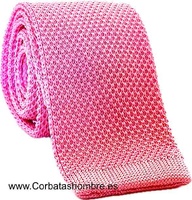 CORBATA DE PUNTO ROSA 
