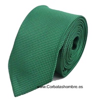 CORBATA ESTRECHA VERDE LISO IRLANDÉS JACQUARD